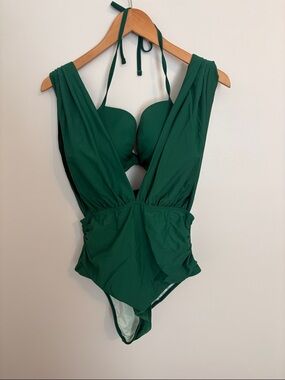 Cupshe Green Two-Piece Swimsuit
